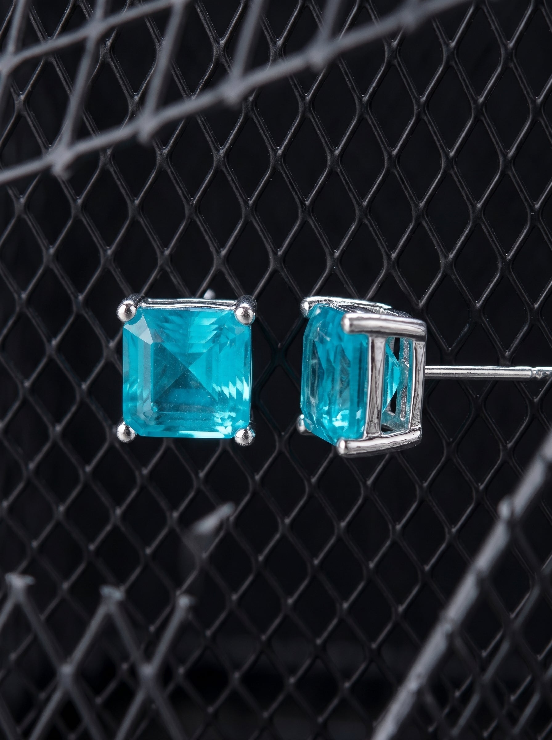 SPECIMEN NO.PB-03 / NEON CUBE EARRING